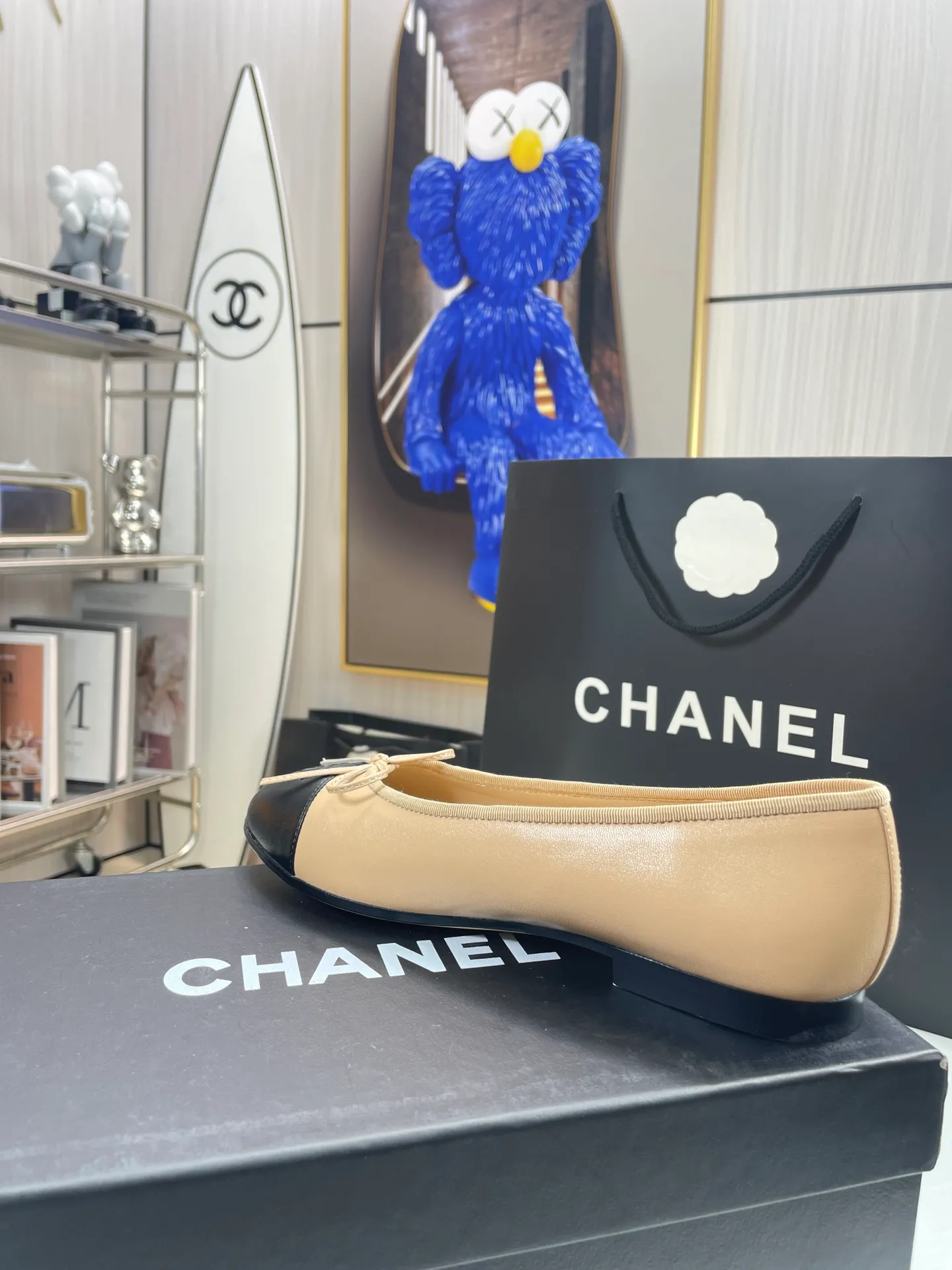 👟👟Ex-factory price 440👟👟 Women's shoe factory Chanel - classic color-blocked ballet shoes ⚠ Fashionable catwalk style❤M After many years, it still attracts fans... The splicing color mix and bow embellishment make it fashionable! How to match the series to look good! Original customized wood-colored genuine leather outsole, 1.5cm square heel, imported mixed woolen surface/mixed sheepskin surface, sheepskin lining for feet... Regular size 34-40 (customized size 41 is non-refundable) 🎁Supporting packaging